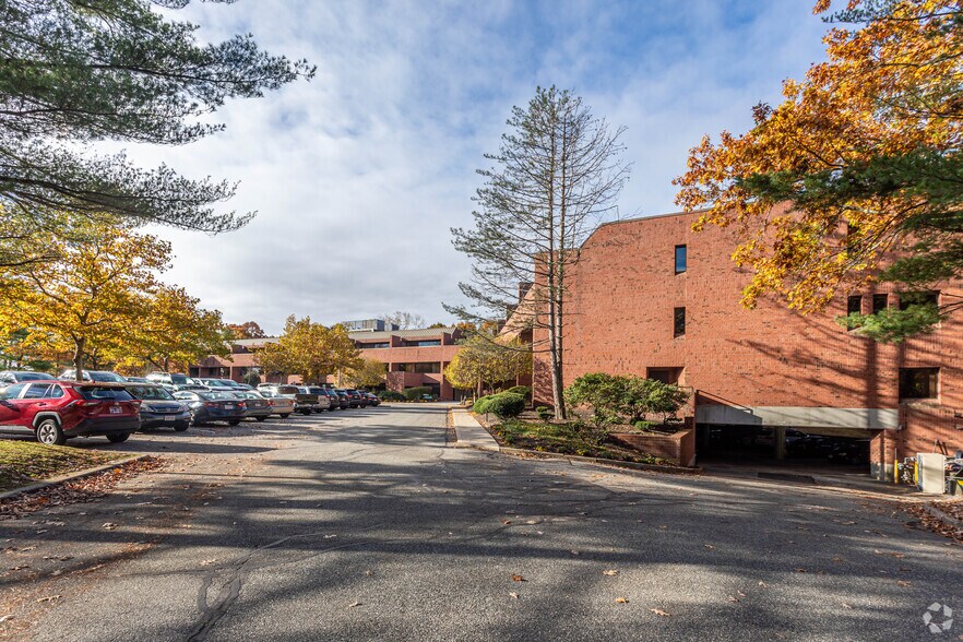 More Photos Of 7-57 Wells Ave, Newton Office For Sale
