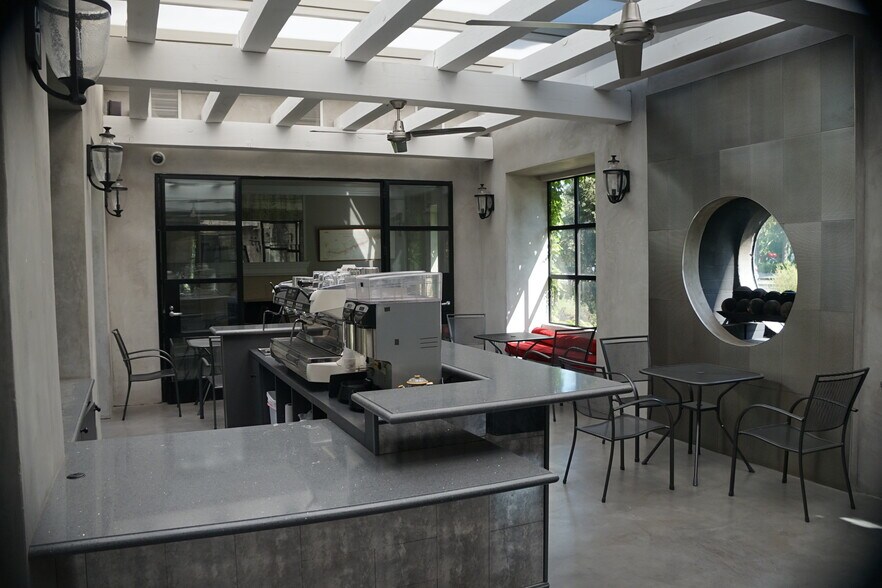 More Photos Of 929 Main St, Saint Helena Restaurant For Sale