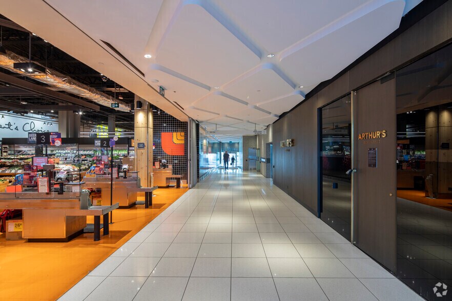 More Photos Of 22 St Clair Ave E, Toronto Office For Lease