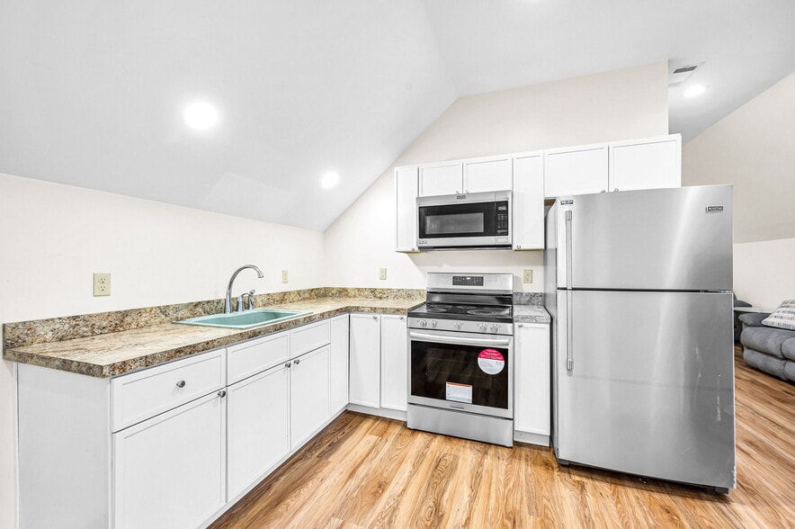 More Photos Of 526 College Hwy, Southwick Specialty For Sale