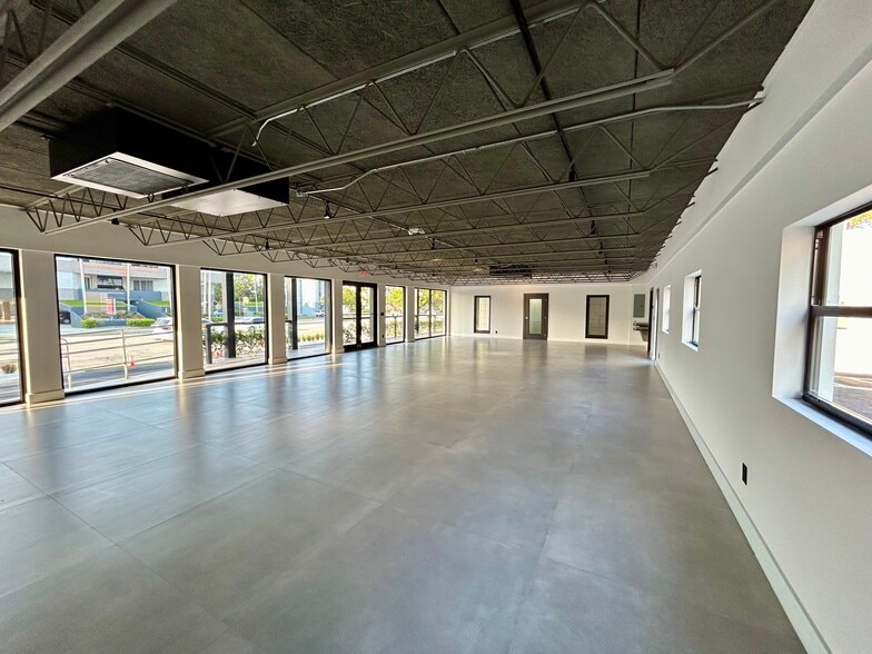 More Photos Of 2100 E Commercial Blvd, Fort Lauderdale Storefront Retail Office For Lease