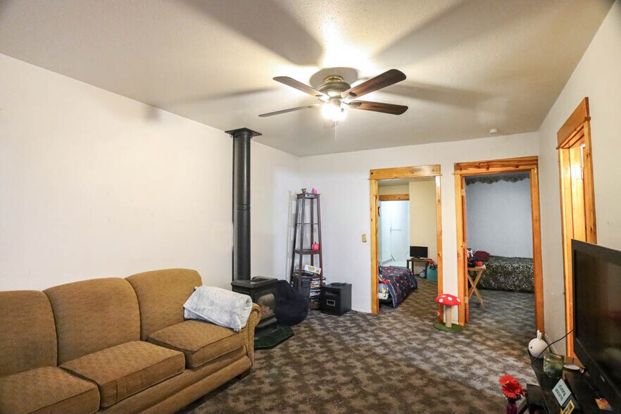 More Photos Of 16 N Main St, Payette Storefront Retail Residential For Sale