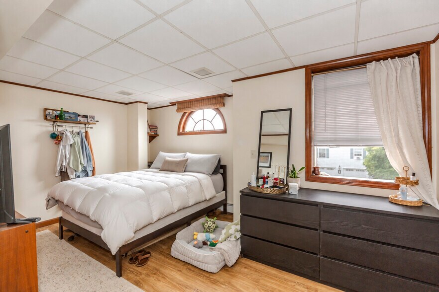More Photos Of 80 Briarwood Ave, Middletown Apartments For Sale