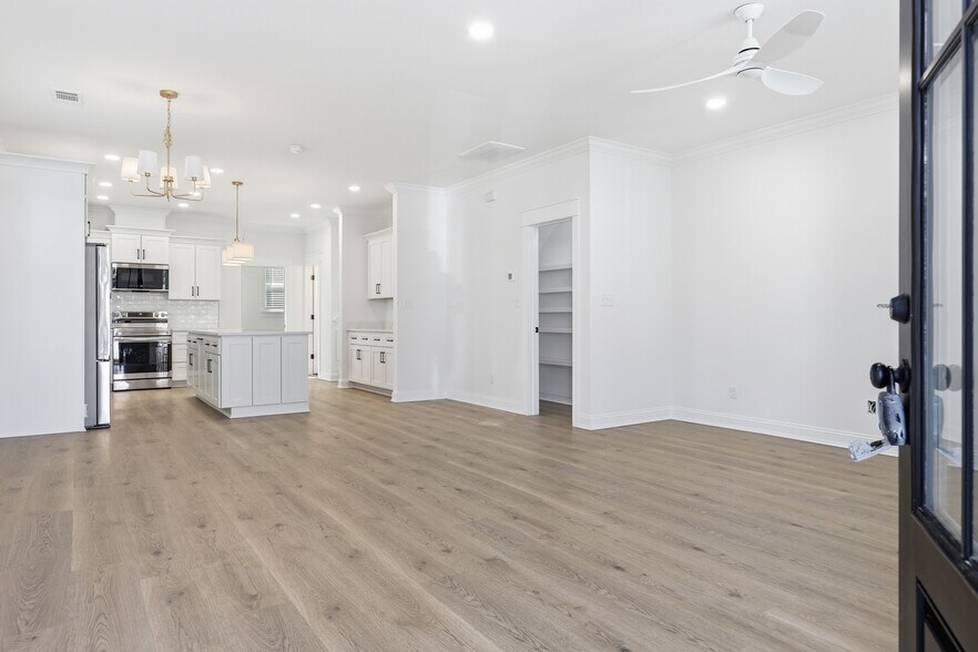 More Photos Of , Savannah Specialty For Sale