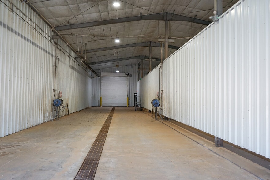 More Photos Of 9163 W Murphy St, Odessa Industrial For Lease