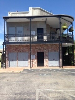 More Photos Of 152-170 S Main St, Boerne Storefront For Lease