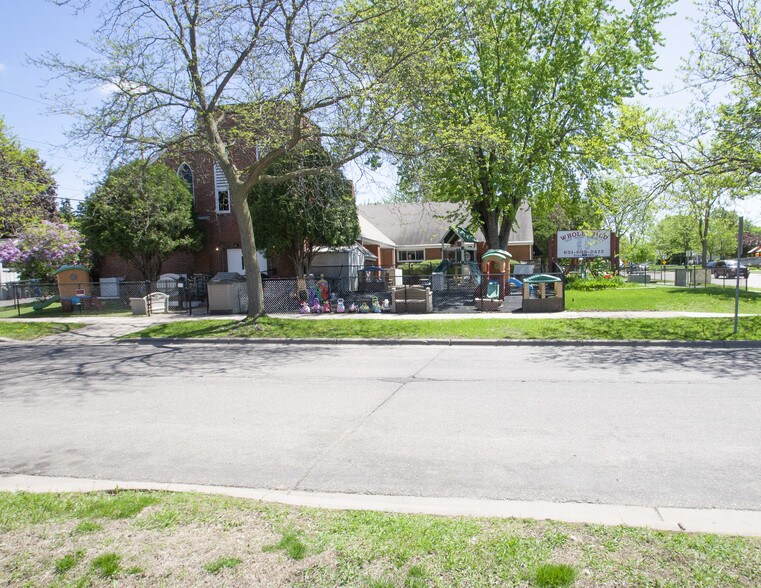More Photos Of 1901 Ford Pkwy, Saint Paul Schools For Lease