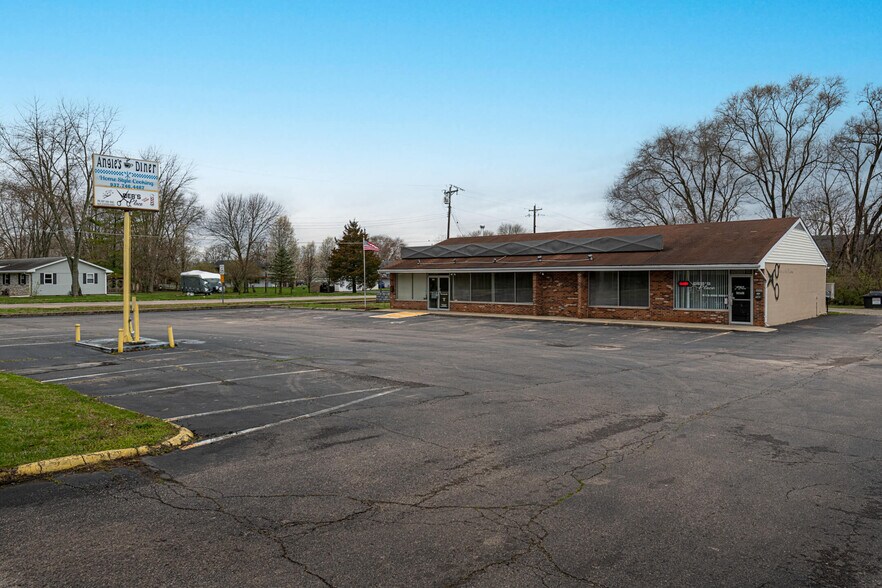 More Photos Of 749-751 Dayton Oxford Rd, Carlisle Freestanding For Lease