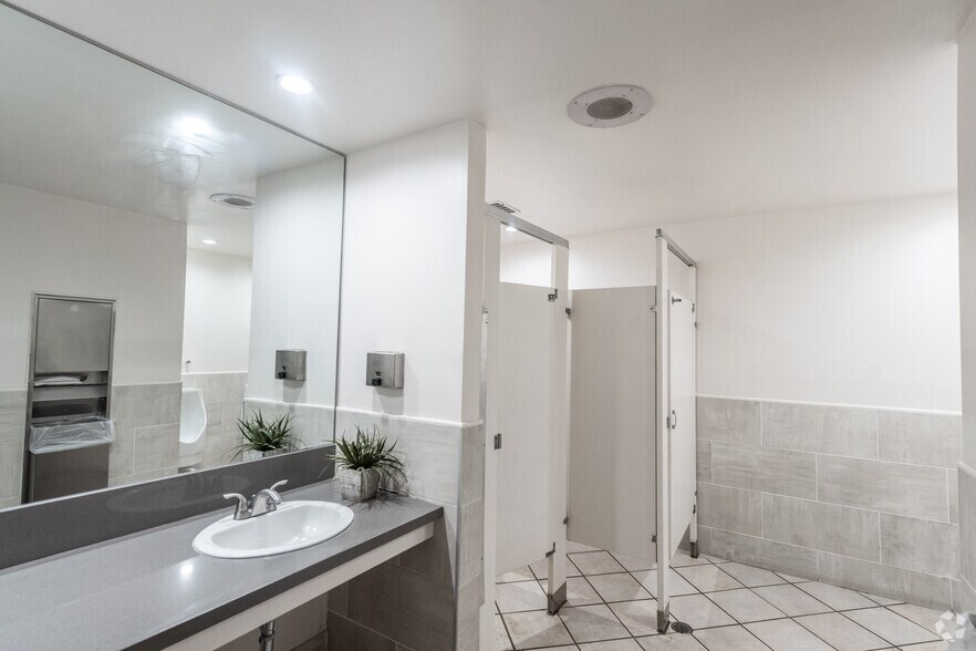 More Photos Of 3820 Del Amo Blvd, Torrance Loft Creative Space For Lease