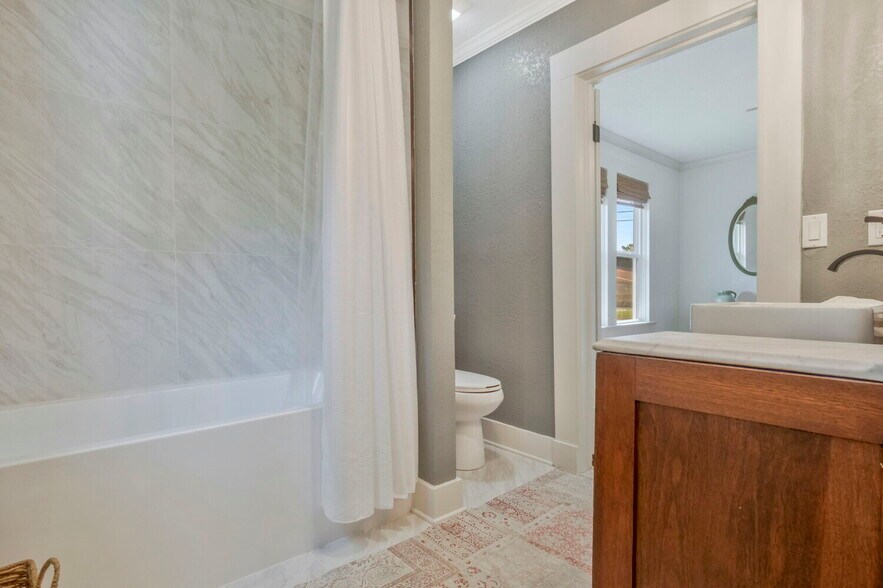More Photos Of 6682 Ravine St, Milton Office Residential For Sale
