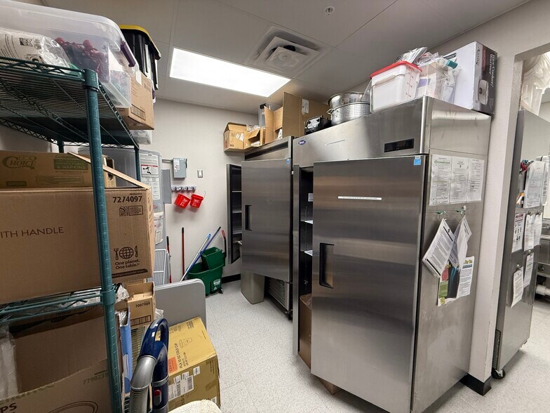 More Photos Of 1415 2nd St, Sarasota Apartments For Lease