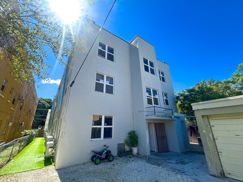 More Photos Of 1051 NW 2nd St, Miami Apartments For Sale