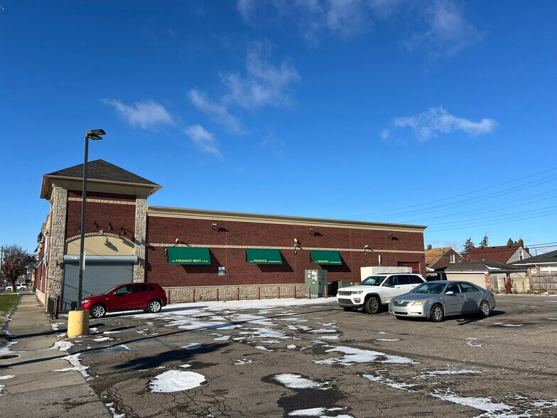 More Photos Of 8139 E 7 Mile Rd, Detroit General Retail For Lease