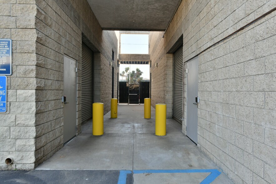 More Photos Of 11837-11845 Teale St, Culver City Warehouse For Lease