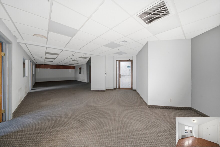 More Photos Of 66-00 66-00 Borden Ave, Maspeth Office For Lease