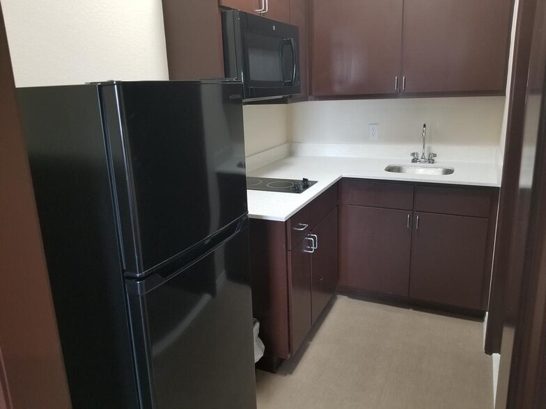 More Photos Of 5525 7th St, Bay City Hotel For Sale