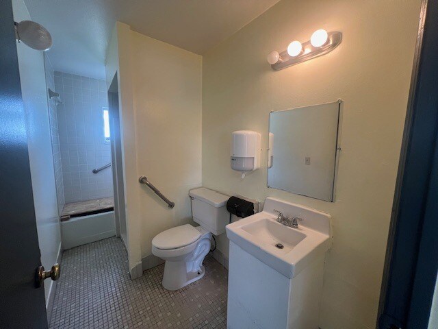 More Photos Of 4527 Carter St, Orlando Daycare Center For Lease