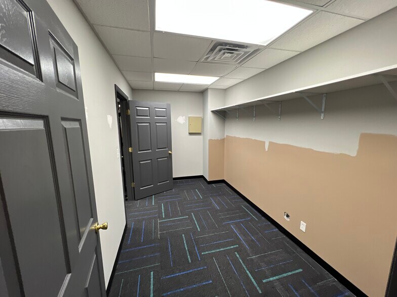 More Photos Of 213 Industrial Blvd, Tullahoma Industrial For Sale