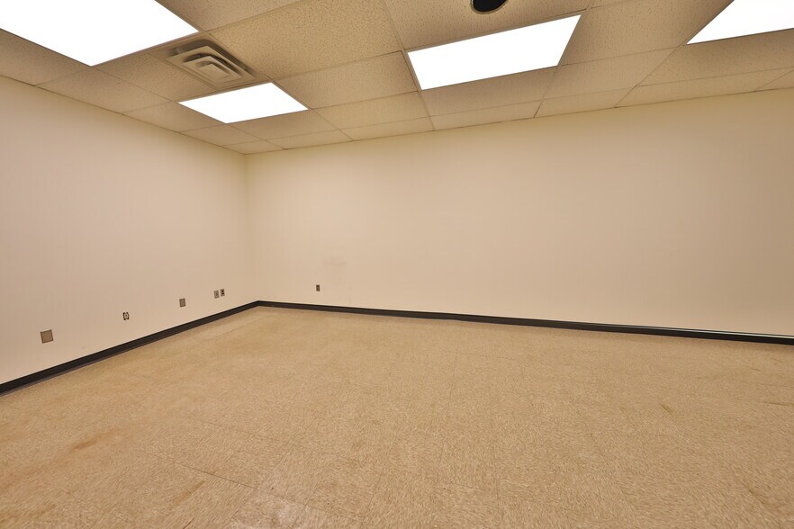 More Photos Of 12 Orben Dr, Landing Showroom For Lease