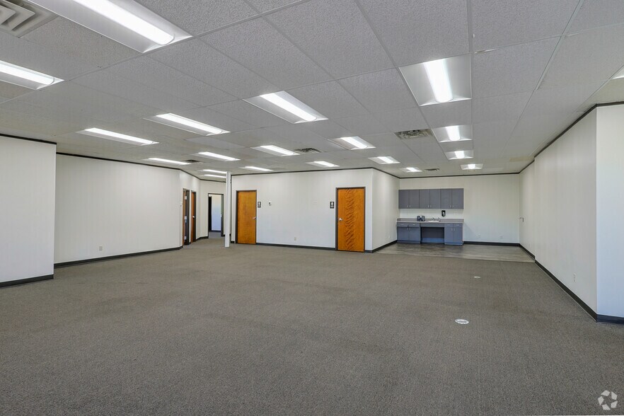 More Photos Of 2157-2191 Woodward St, Austin Unknown For Lease