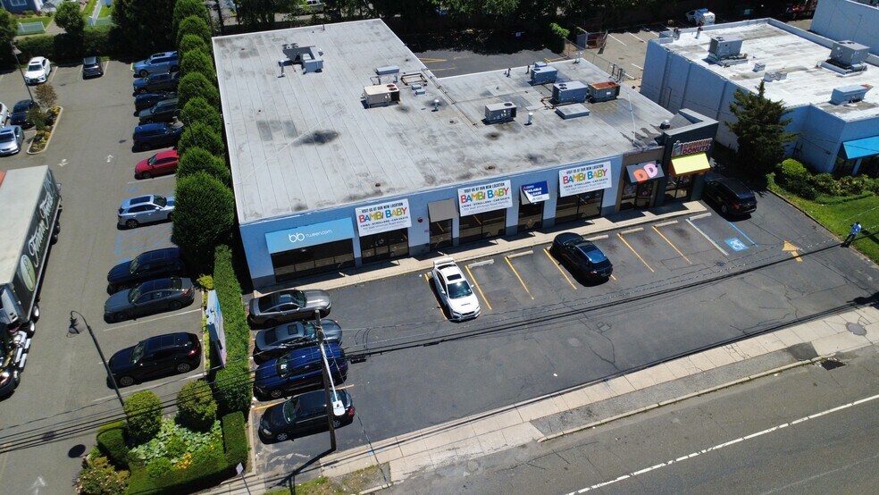 More Photos Of 516 Walt Whitman Rd, Melville Storefront For Sale