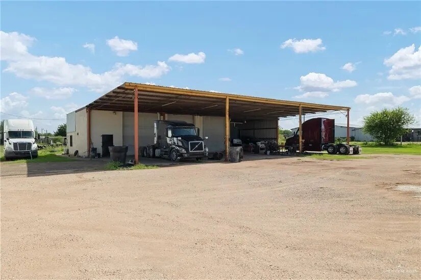Primary Photo Of 2525 NW Moorefield Rd, Mission Land For Sale