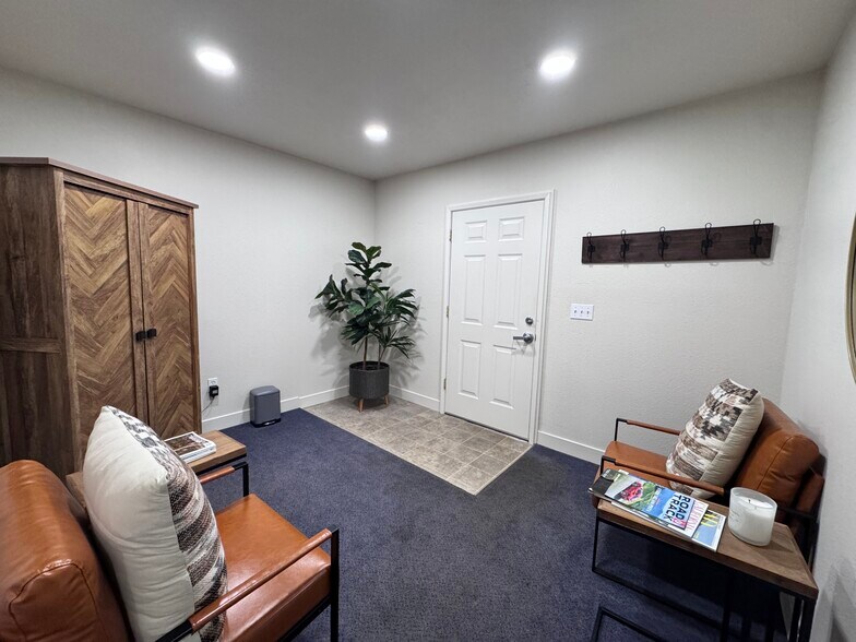 More Photos Of 1936 Shasta St, Redding Office For Sale
