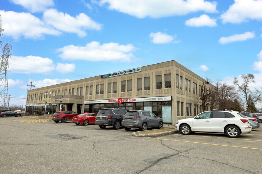 More Photos Of 3669-3681 Boul des Sources, Dollard-des-Ormeaux Office Residential For Lease