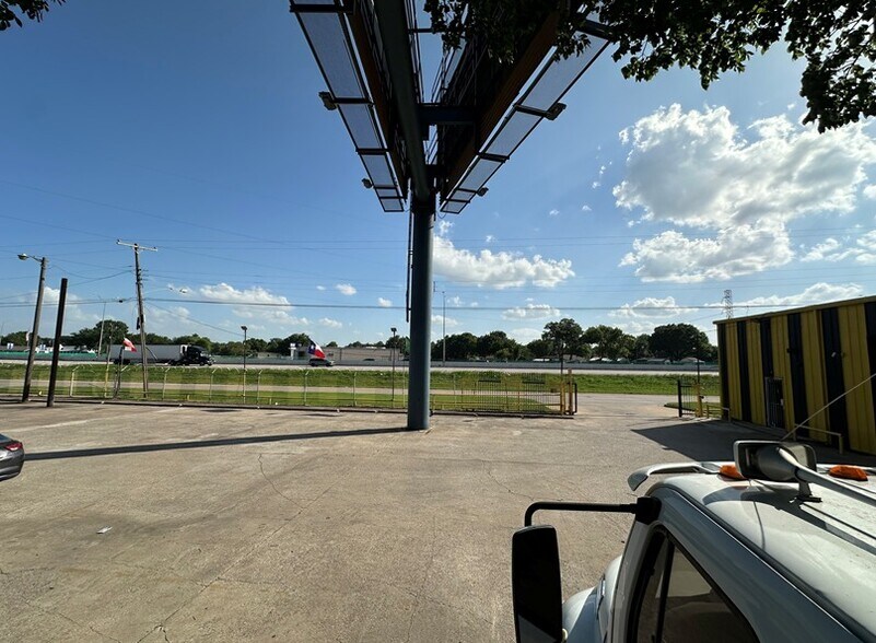 More Photos Of 6524 C F Hawn Fwy, Dallas Auto Dealership For Lease