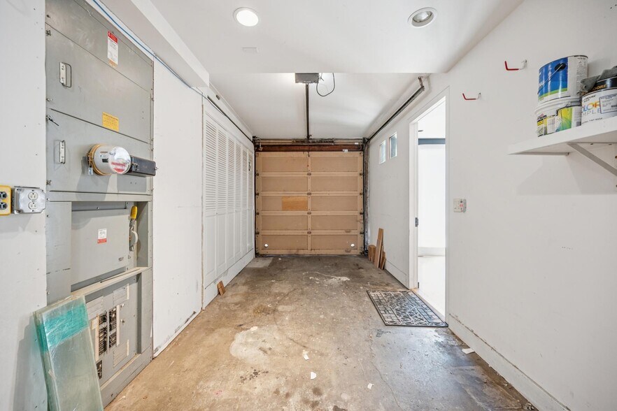 More Photos Of 335 S Van Ness Ave, San Francisco Flex For Sale