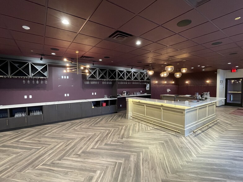 More Photos Of 35 Division Ave S, Grand Rapids Storefront For Lease