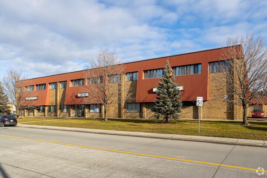 More Photos Of 127-155 Montée de Liesse, Montréal Warehouse For Lease