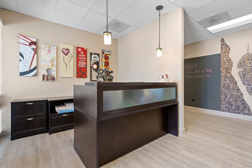 More Photos Of 1516 Brookhollow Dr, Santa Ana Medical For Lease