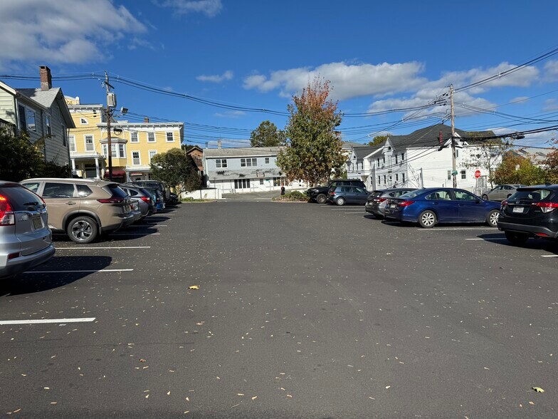 More Photos Of 17 S Broadway, Nyack Bank For Lease