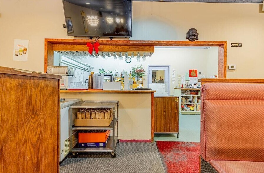 More Photos Of 34 Athabasca Av, Devon Storefront For Sale