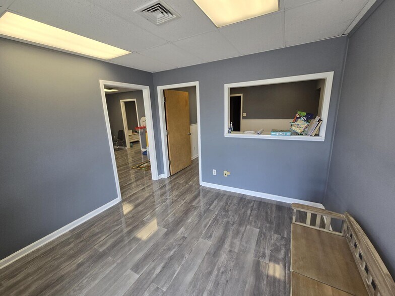More Photos Of 3508 Maryville Pike, Knoxville Storefront For Lease