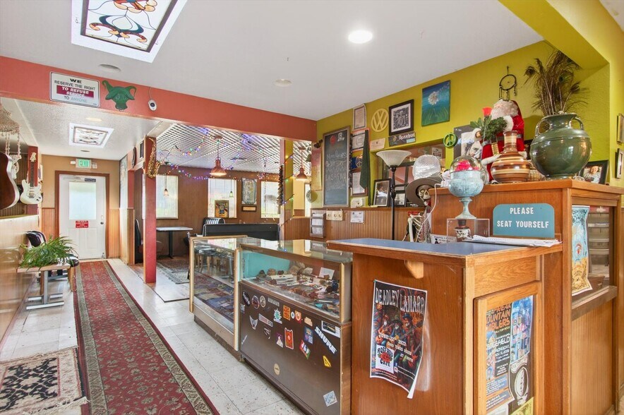 More Photos Of 50316 Columbia River Hwy, Scappoose Restaurant For Sale