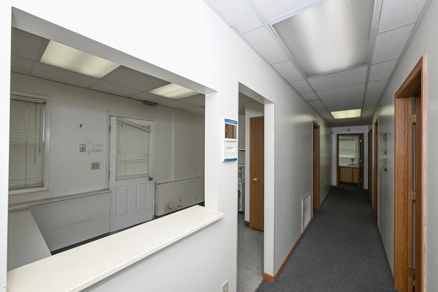 More Photos Of 6942 State Route 44, Ravenna Medical For Sale