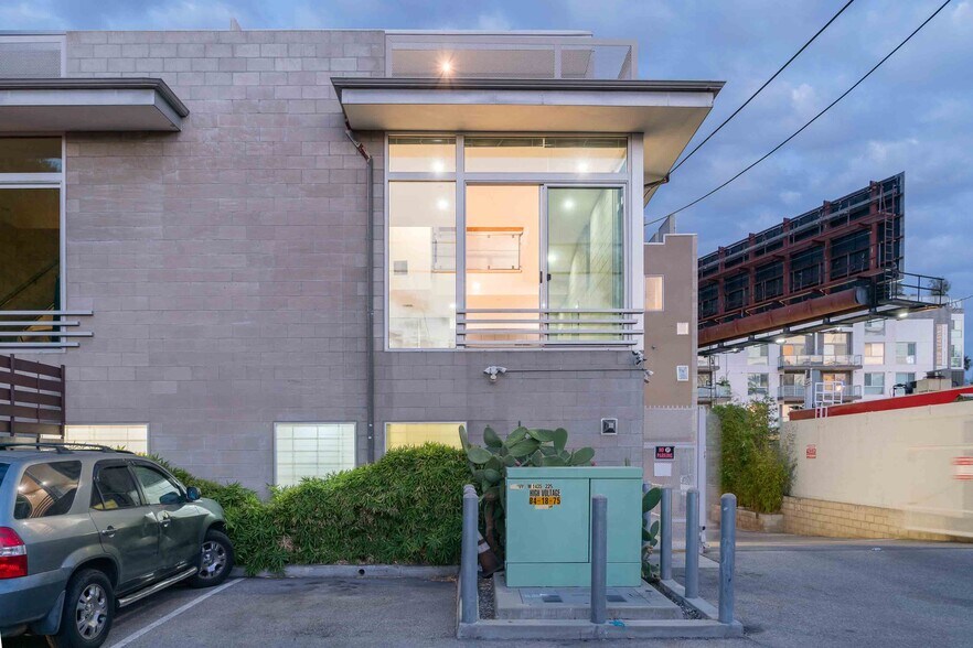More Photos Of 717-743 N Highland Ave, Los Angeles Flex For Sale