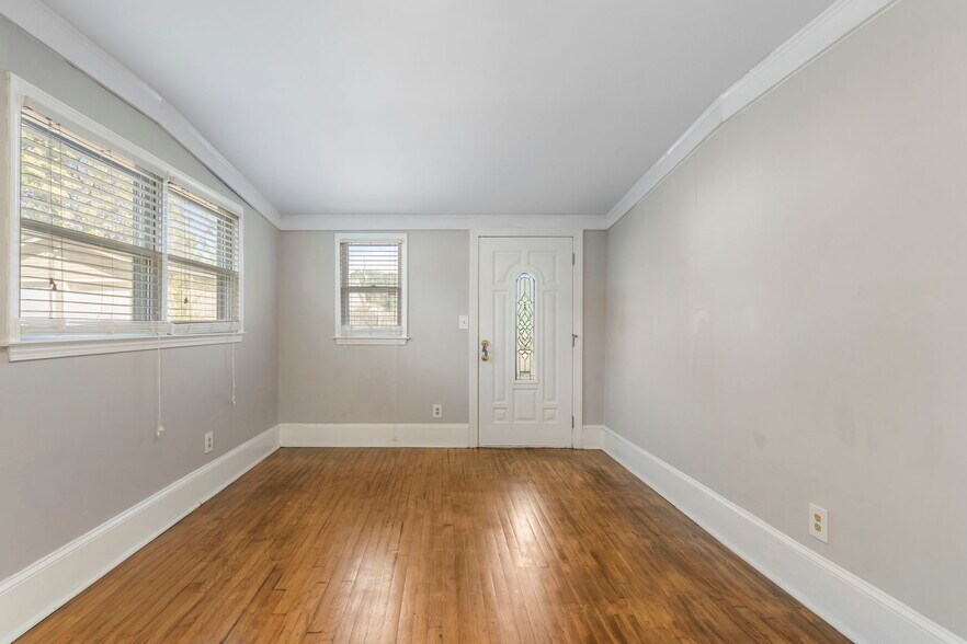 More Photos Of 120 Maybelle St, Cartersville Office For Sale