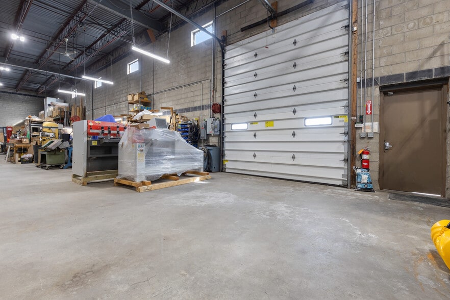 More Photos Of 9 Delta Dr, Londonderry Warehouse For Sale