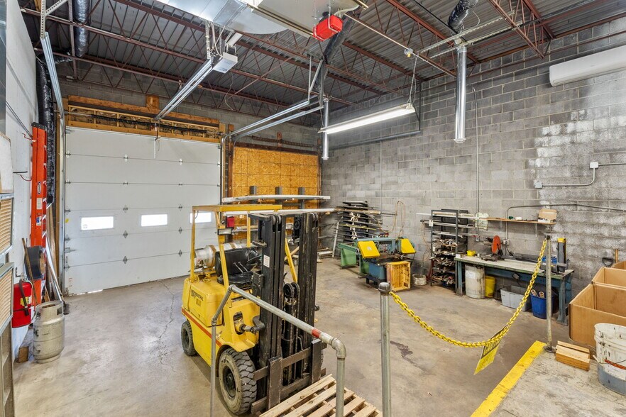 More Photos Of 934 Lackawanna Ave, Horseheads Showroom For Sale