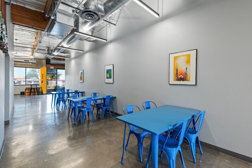More Photos Of 2410 W Royal Palm Rd, Phoenix Light Manufacturing For Sale