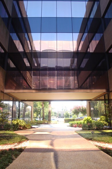 More Photos Of 1001 E Southeast Loop 323, Tyler Office For Lease