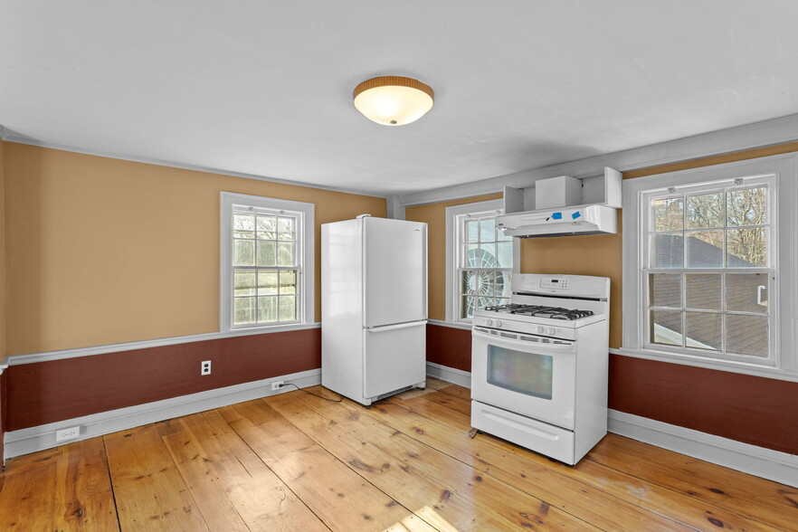 More Photos Of 80 Lafayette Rd, Hampton Falls Freestanding For Sale
