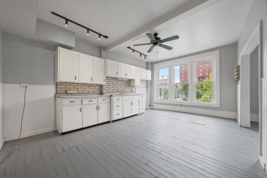 More Photos Of 361 E Main St, Alliance Storefront Retail Office For Sale