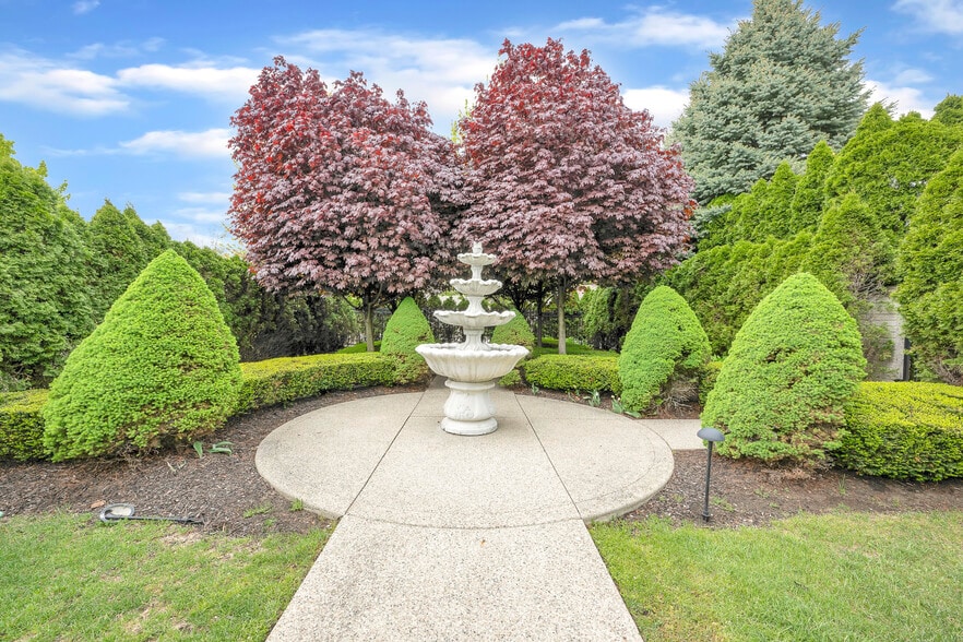 More Photos Of 4860 E 13 Mile Rd, Warren Lodge Meeting Hall For Sale