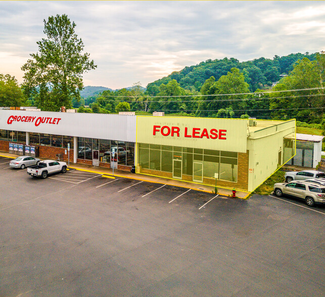 Primary Photo Of 257-267 Waynesville Plz, Waynesville Freestanding For Lease