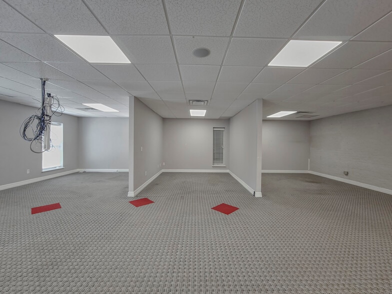 More Photos Of 6001 Nw Expressway, Oklahoma City Office For Sale