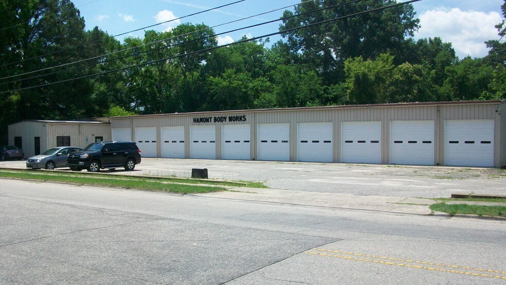 More Photos Of 325 Cumberland St, Fayetteville Auto Repair For Sale
